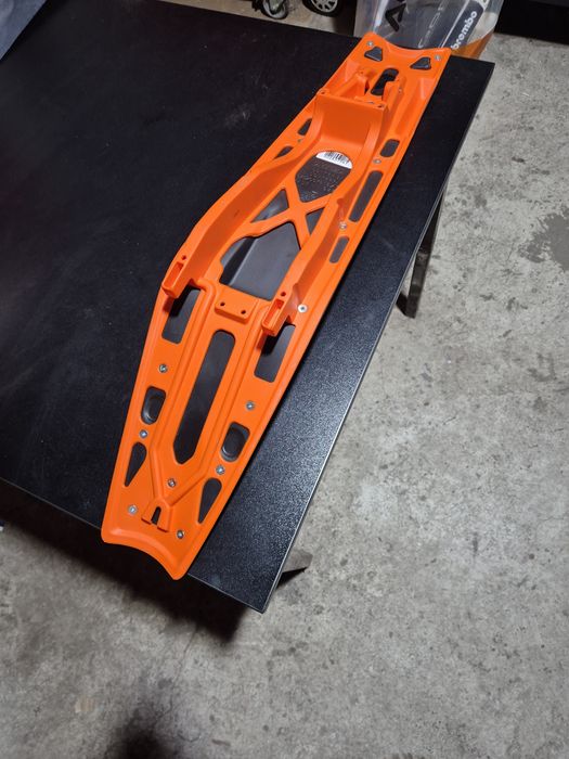 Седалка и кори под двигателя за KTM