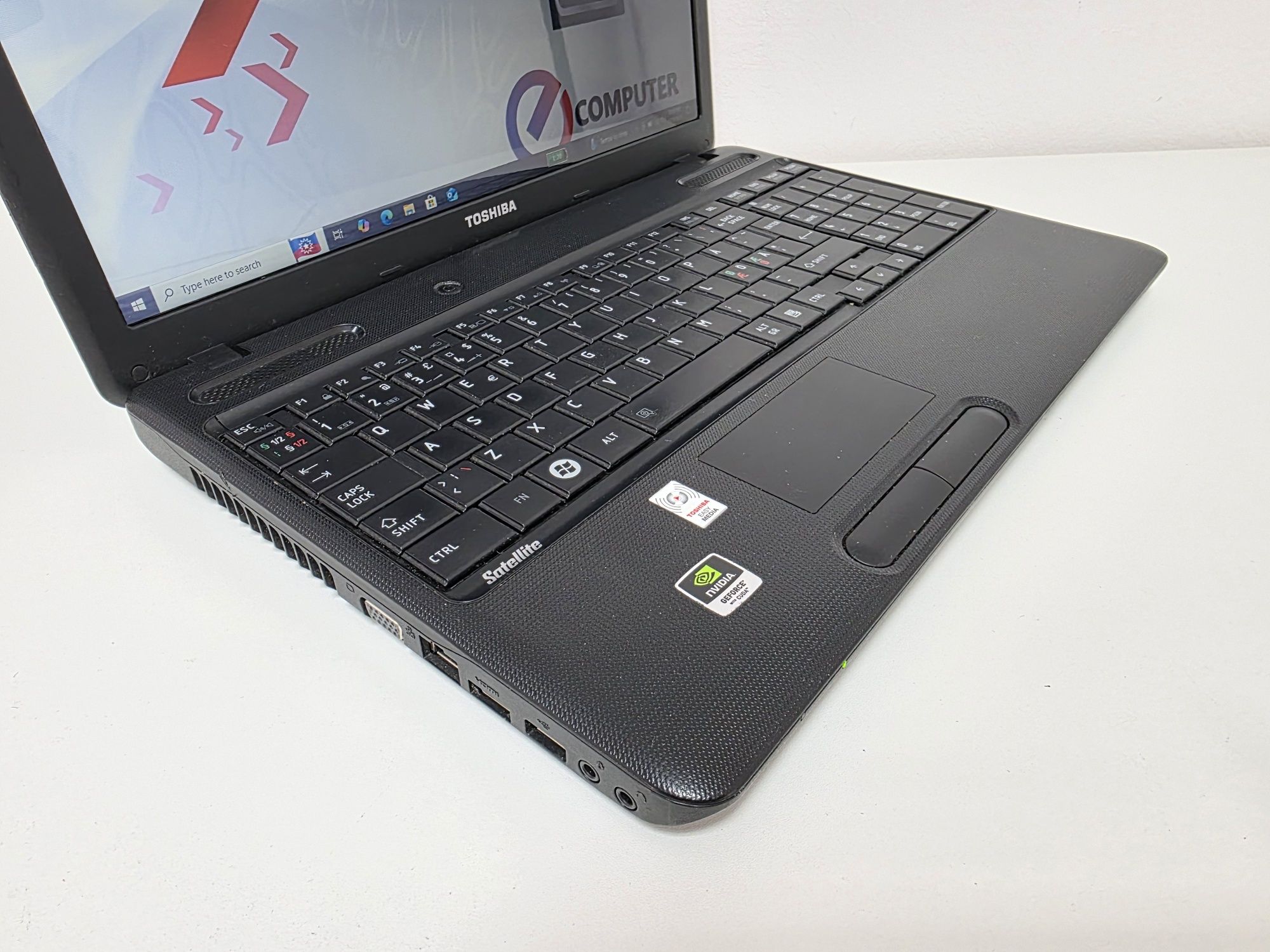 Laptop Toshiba 15.6 i7 ssd nVIDIA GARANTIE