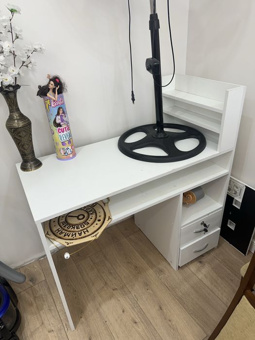 Продам стол 10000 тг размер 101 на 50 см в хорошем состоянии