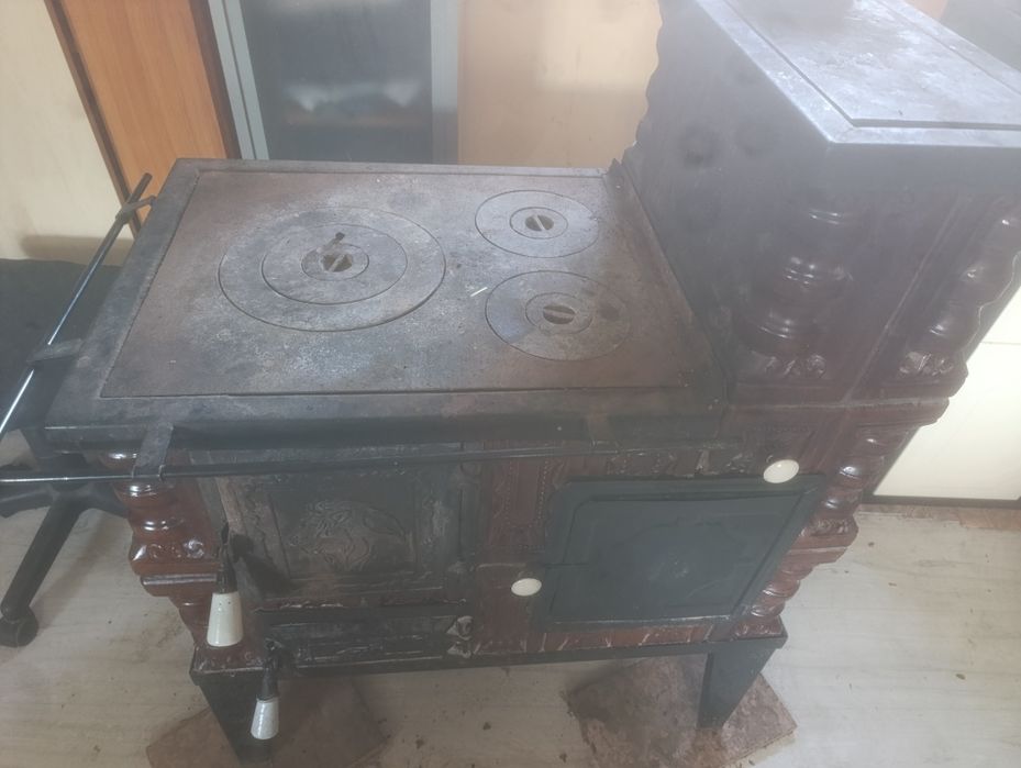 Sobă tip cizmă , puțin folosită,2 ani.