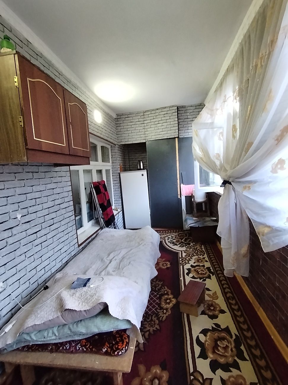 СРОЧНО ПРОДАЕТСЯ Чирчик ш. 4 м/н йул юзи кирпичный дом 3х/4/5 74 м²