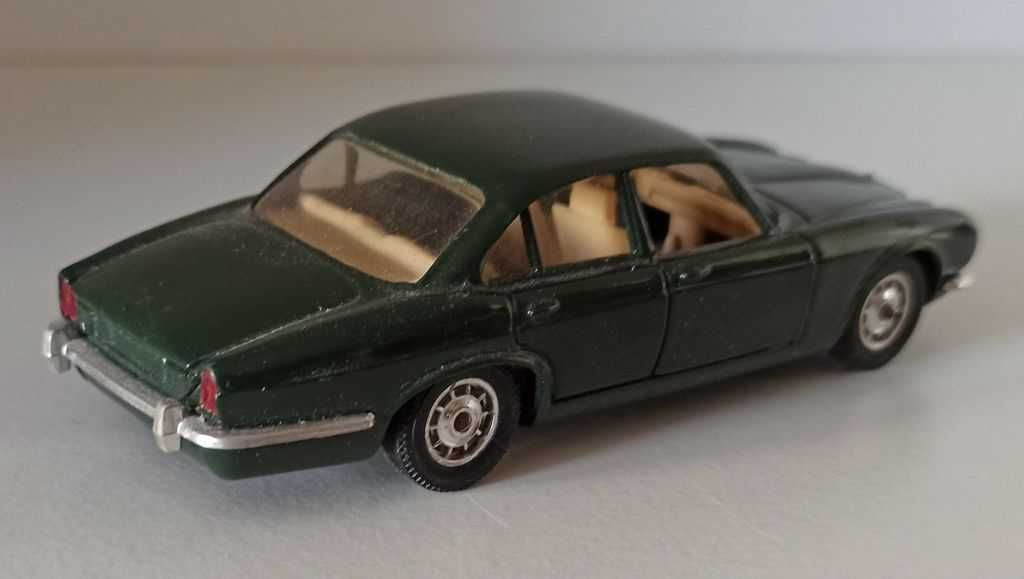 Macheta Jaguar XJ 12 1972 verde - Solido/Hachette 1/43