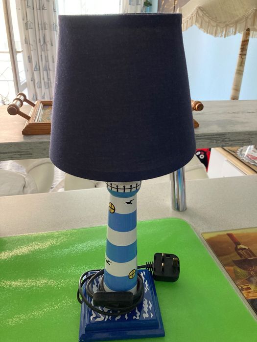 Нощна / настолна лампа