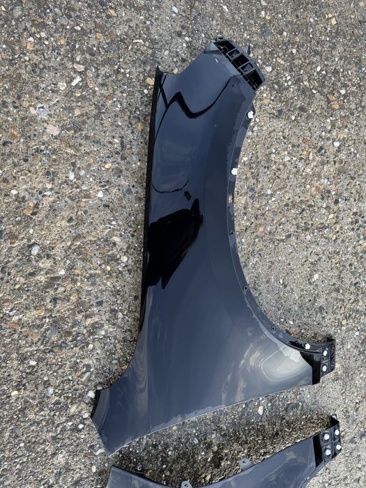 Aripa stanga -dreapta touareg 7p 2016