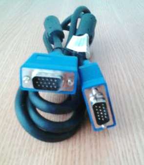 Cablu VGA       .