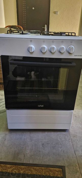 Продам газовую плиту