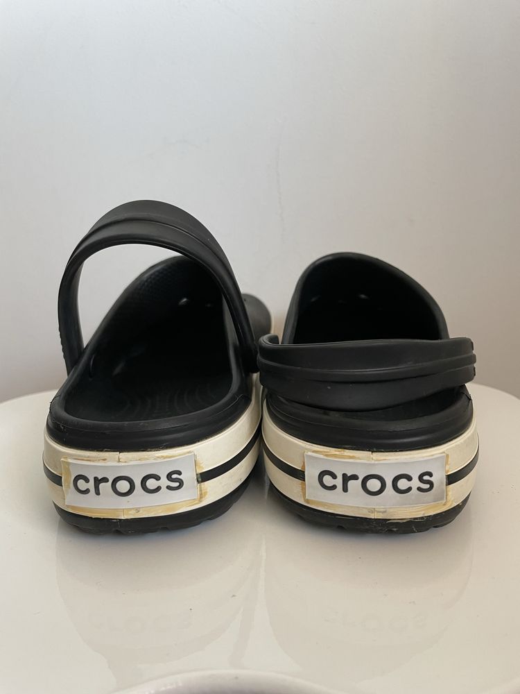 Crocs banda negru/alb M6-W8