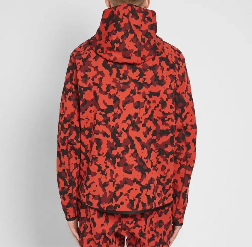 Мъжки комплект Nike Tech Fleece Red Camo - размер XL