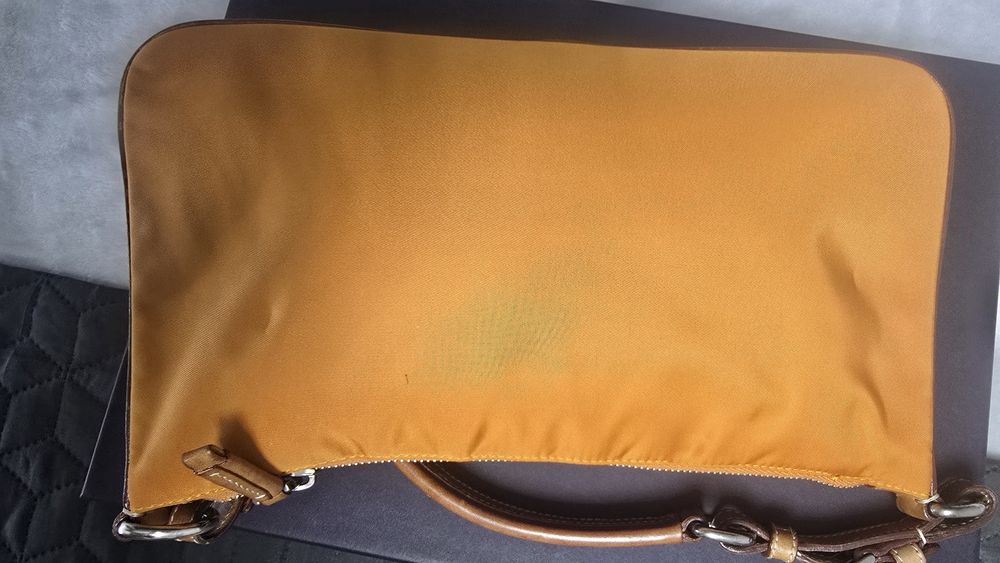 Geanta umar Prada Re-Edition 2000 cloth+piele,orange,impecabila,cutie.