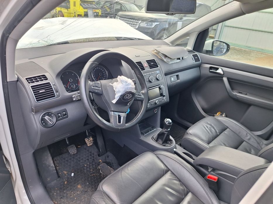 Dezmembrez VW Touran Cross motor 2.0 tdi CFHC cod culoare LB9A