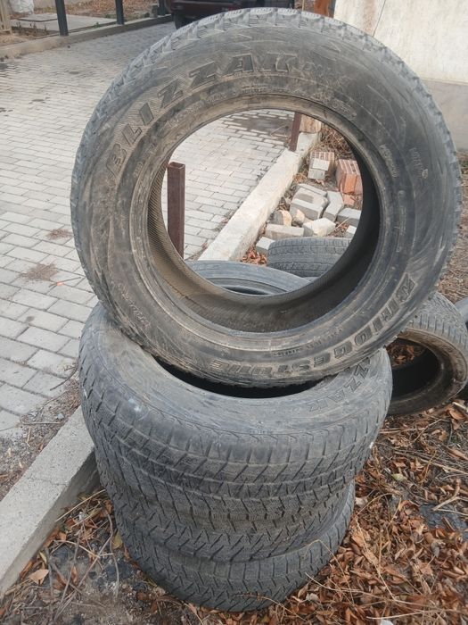 Продам шины Bridgestone blizzak зимние