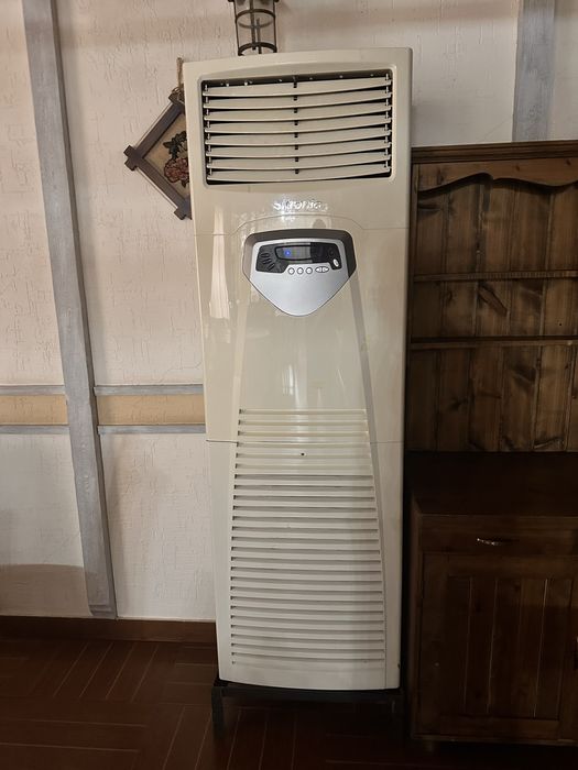 Продается кондиционер стойка 60