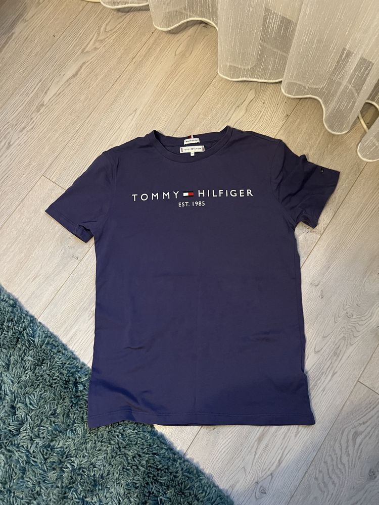 Tricou Tommy Hilfiger baieti de vânzare!