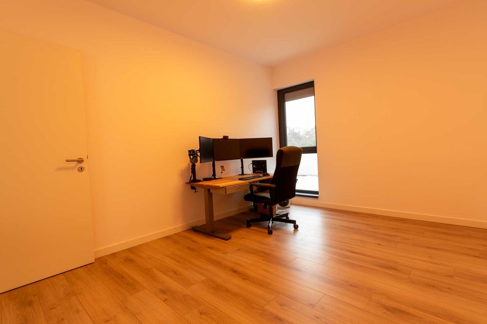 ISHO - apartament 3 camere, utilat, mobilat, proprietar, balcon mare