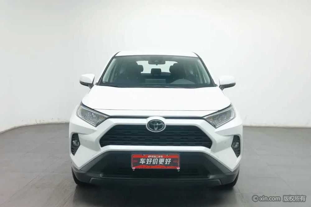 2022 Toyota RAV4 2,0 л CVT с приводом на две колеса