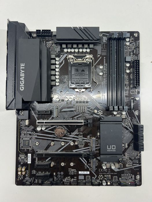 Материнская плата Z490 LGA1200 Gigabyte Z490 UD AC в отличном состояни