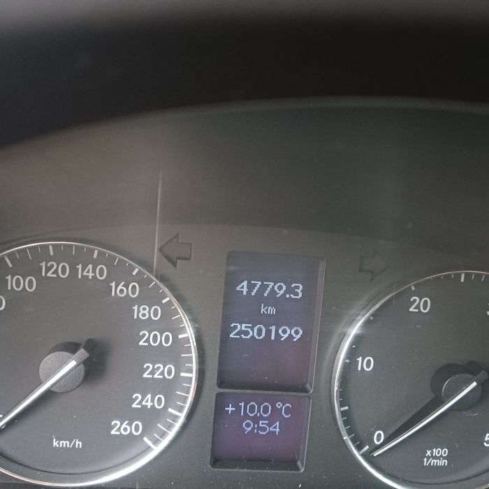 Vând Mercedes c220 an 2005
