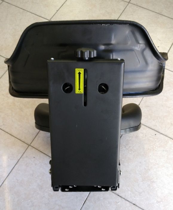 Scaun tractor prindere universala pe u445 si u650 si altele 4XYT