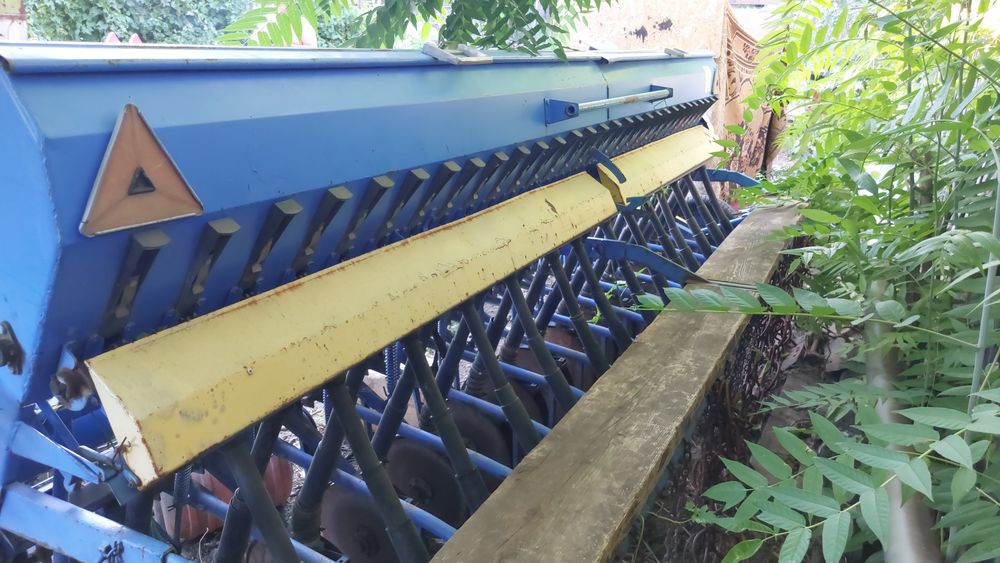 Vând Semanatoare paioase SUP 29 MECANICA CEAHLAU