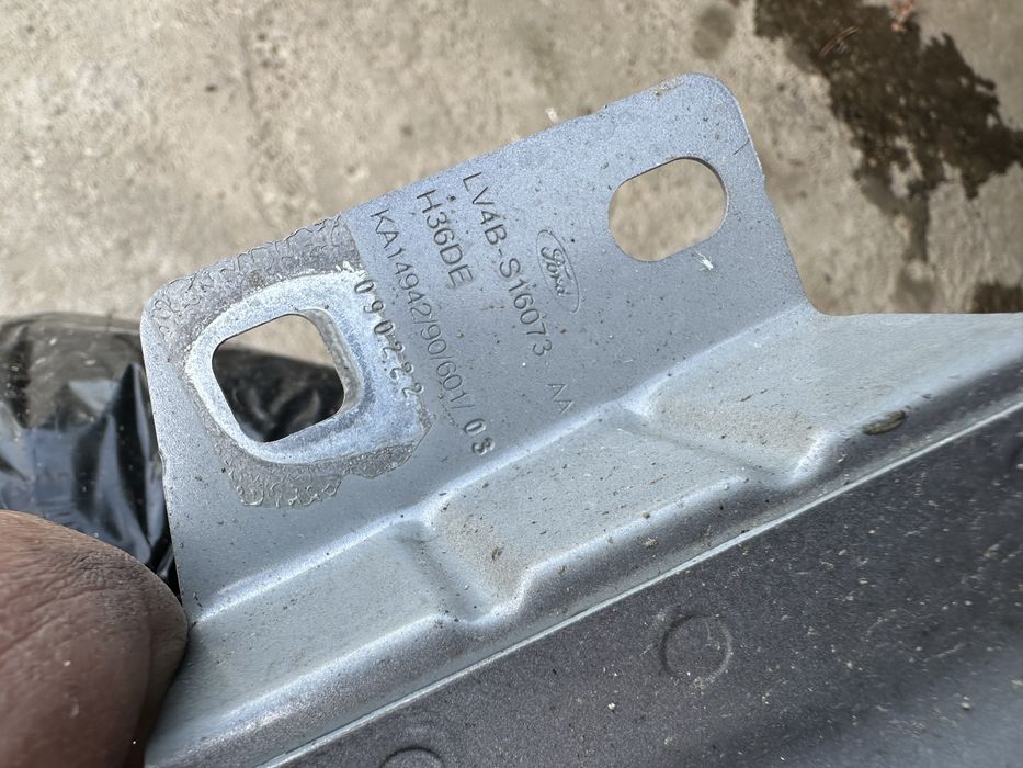 Aripă stânga față ford kuga.