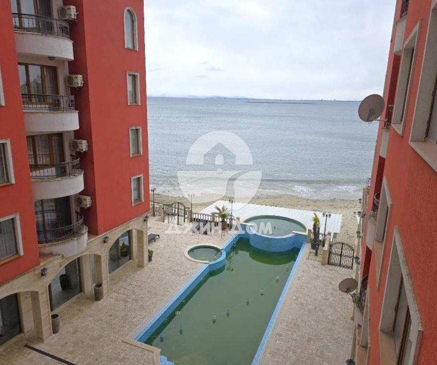 Продава се Тристаен апартамент в к.к. Елените - 87 кв.м за 2012 €/кв.м - Снимка #9