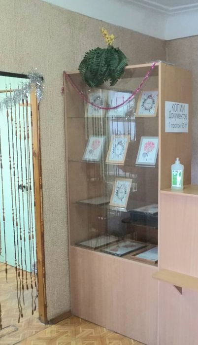 Продам витрину 90х2000х40.срочно