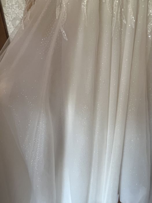 Vând Rochie de Mireasa model deosebit facut la comandă