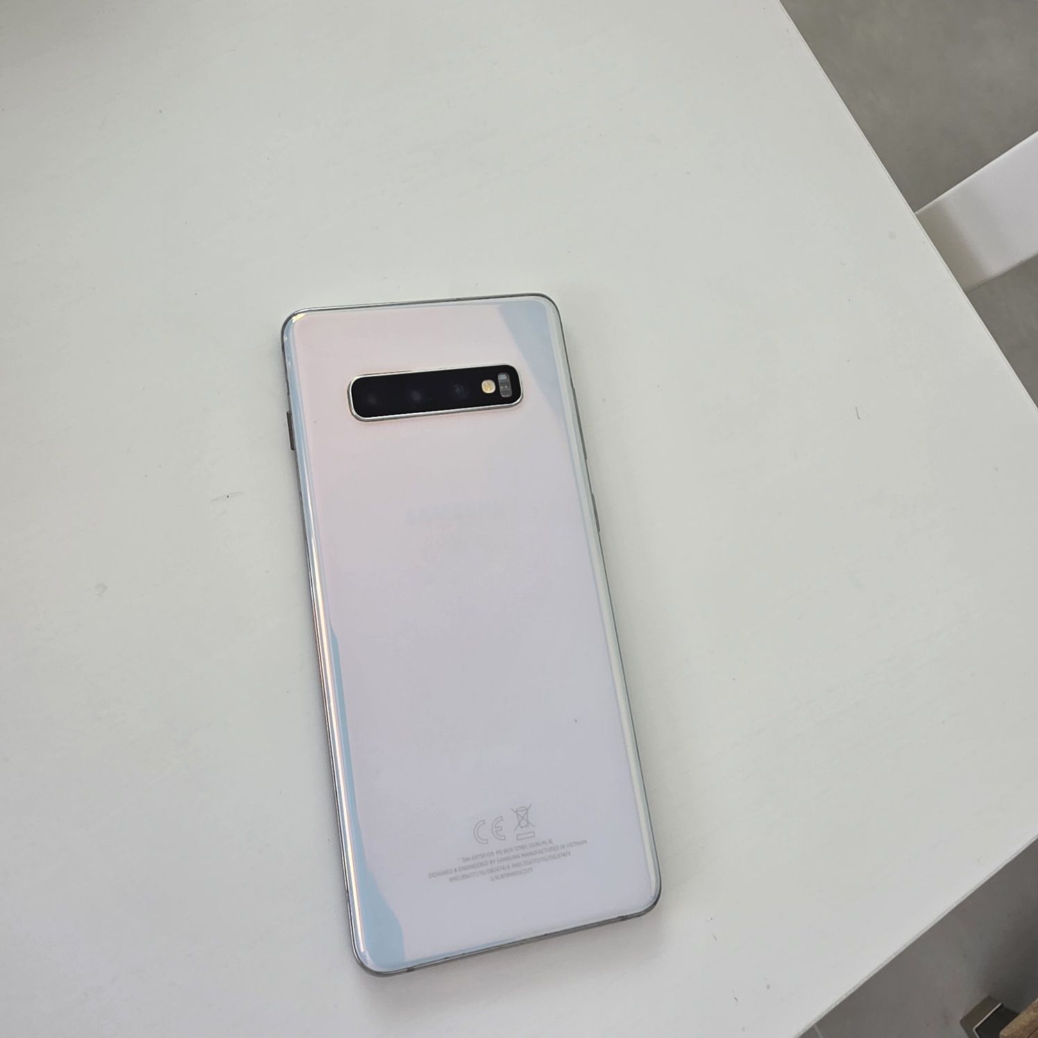 Samsung Galaxy s10 plus White 8 GB