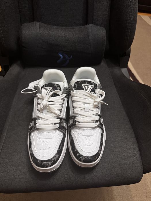 Luis Vuitton Trainer Gray