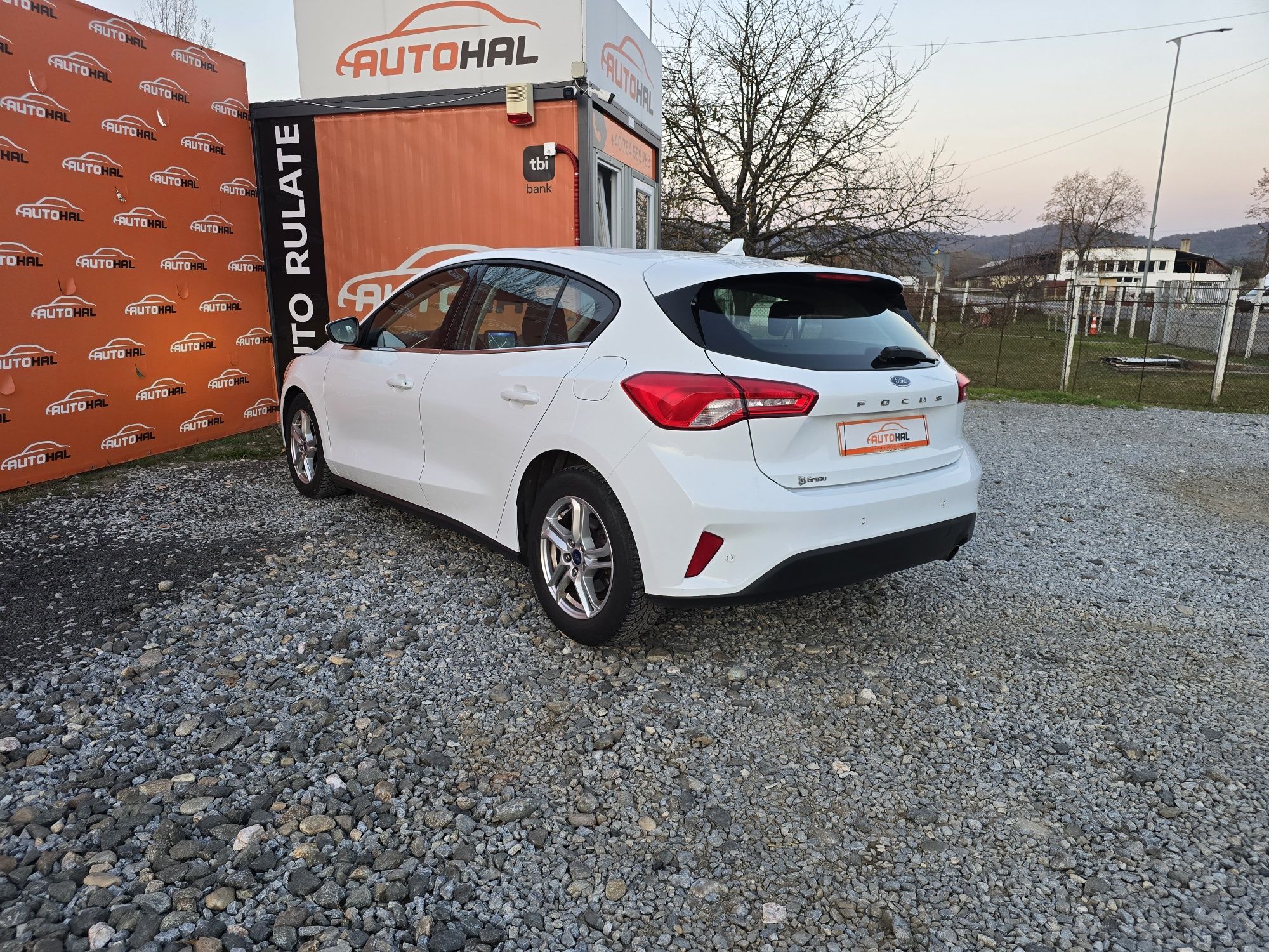 Ford Focus HATCHBACK Finantare Rate-Credit