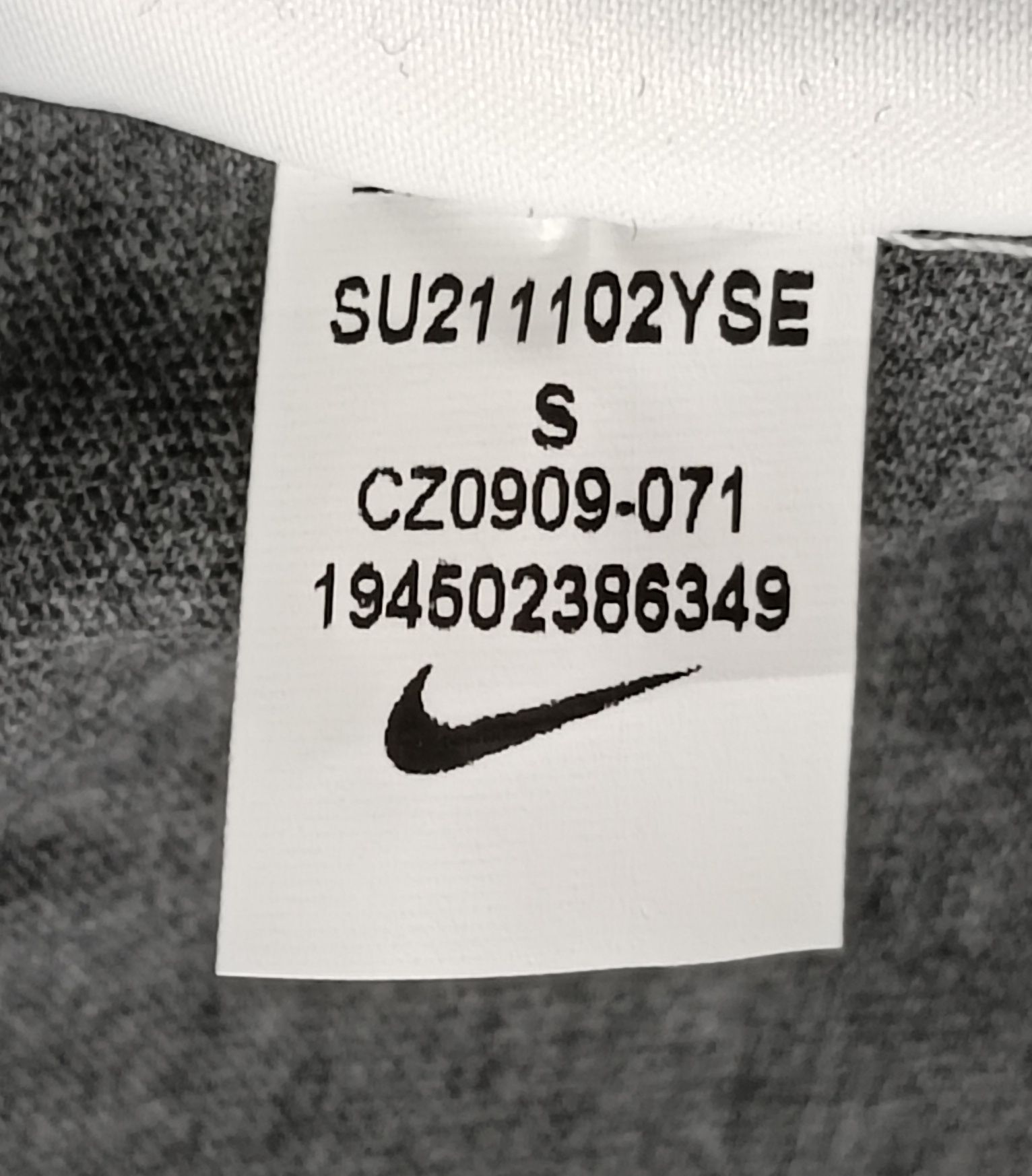 Nike Sportswear Tee оригинална тениска ръст 122-128см Найк