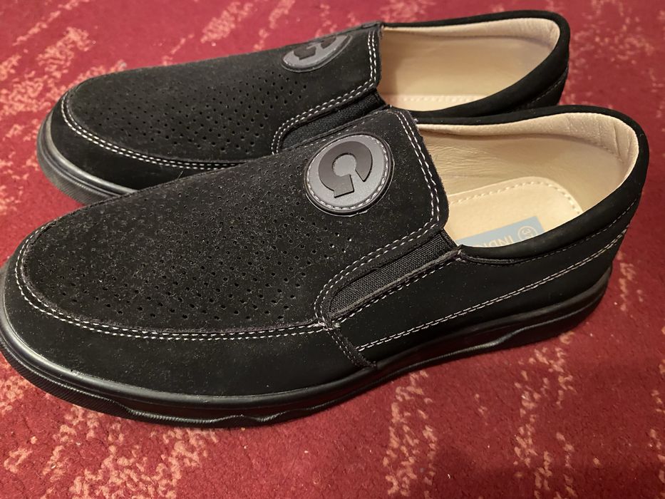 37 размер. Продам туфли на мальчика.