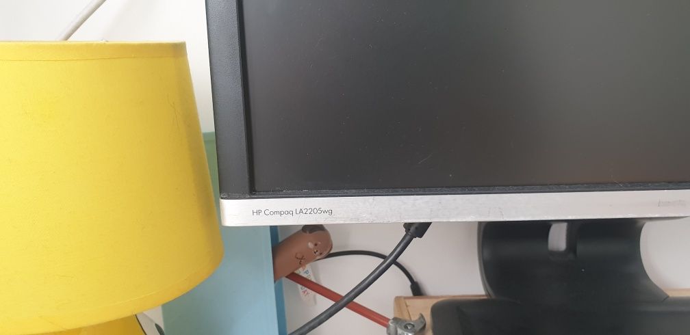 Vând Monitor HP Compaq La 2205