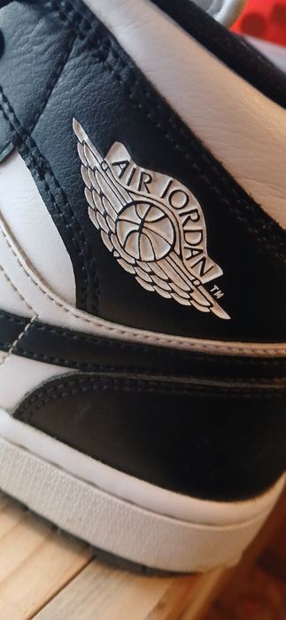 Vând adidasi jordan