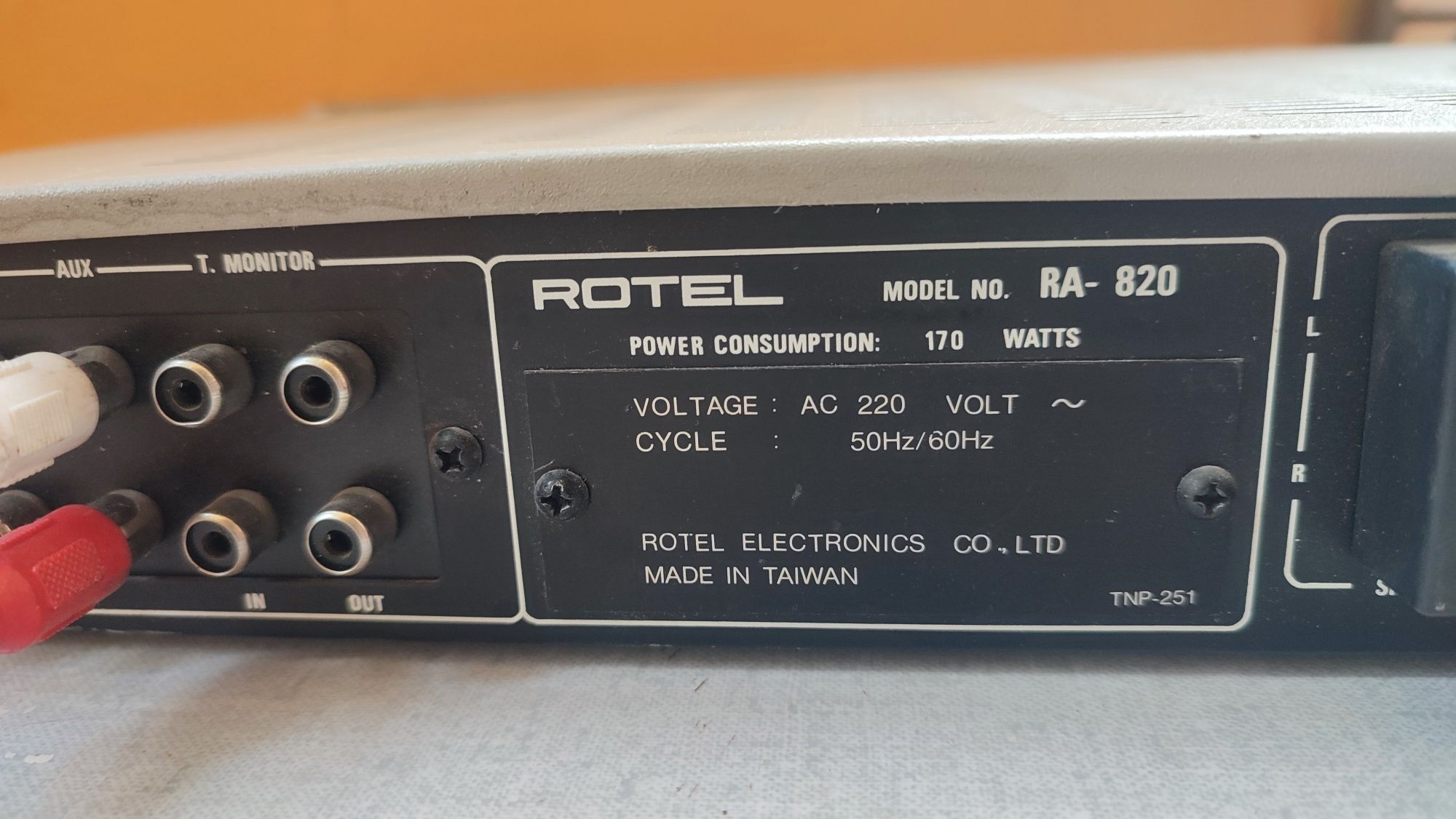 Rotel RA-820 Stereo Integrated Amplifier