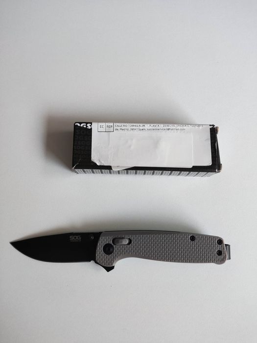Джобен сгъваем нож SOG