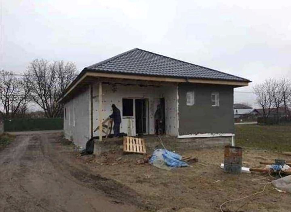 Vând case modulare pe structură metalică