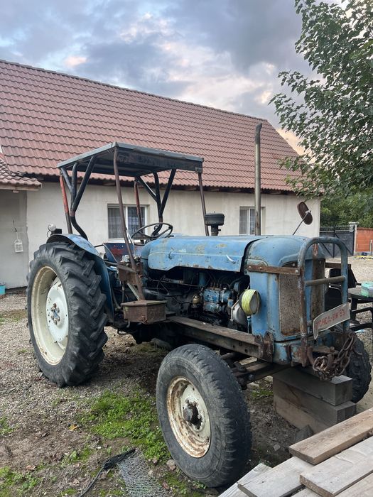 Vând tractor, Ford 400!