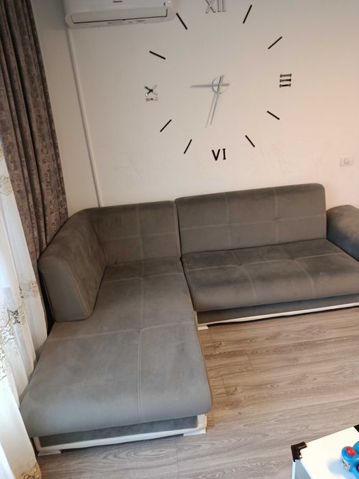 Colțar extensibil pe dreapta living