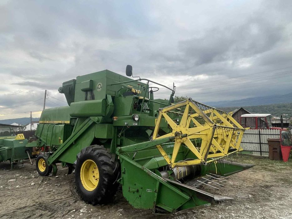 Vând Combina John Deere 935