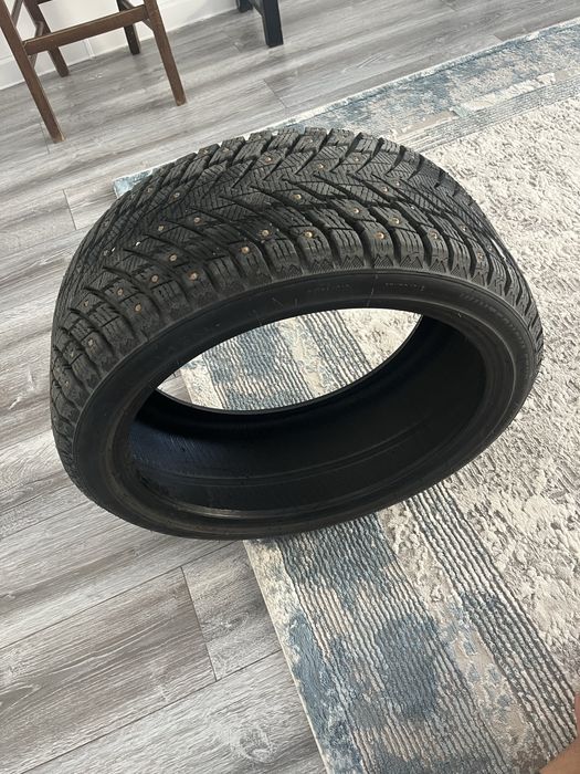Автошины  зимние на автомобиль LexusES200