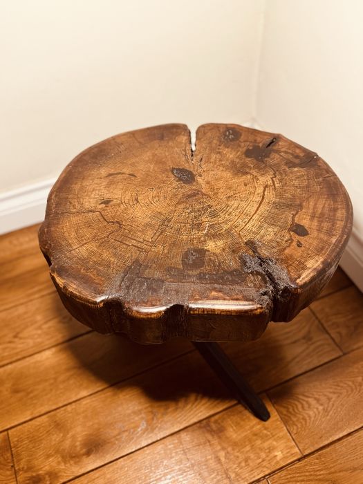 Masuta cafea din trunchi de nuc