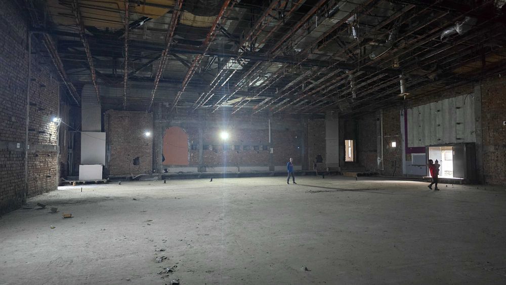 Inchiriez/vand spatiu comercial 800 mp open space Bl. Tomis Central