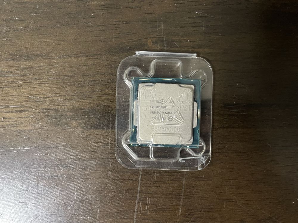 Срочно продам процессор Core I3 10100F