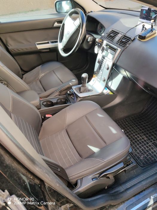 DE VÂNZARE VOLVO S 40.2006.136 cp.320 n/m