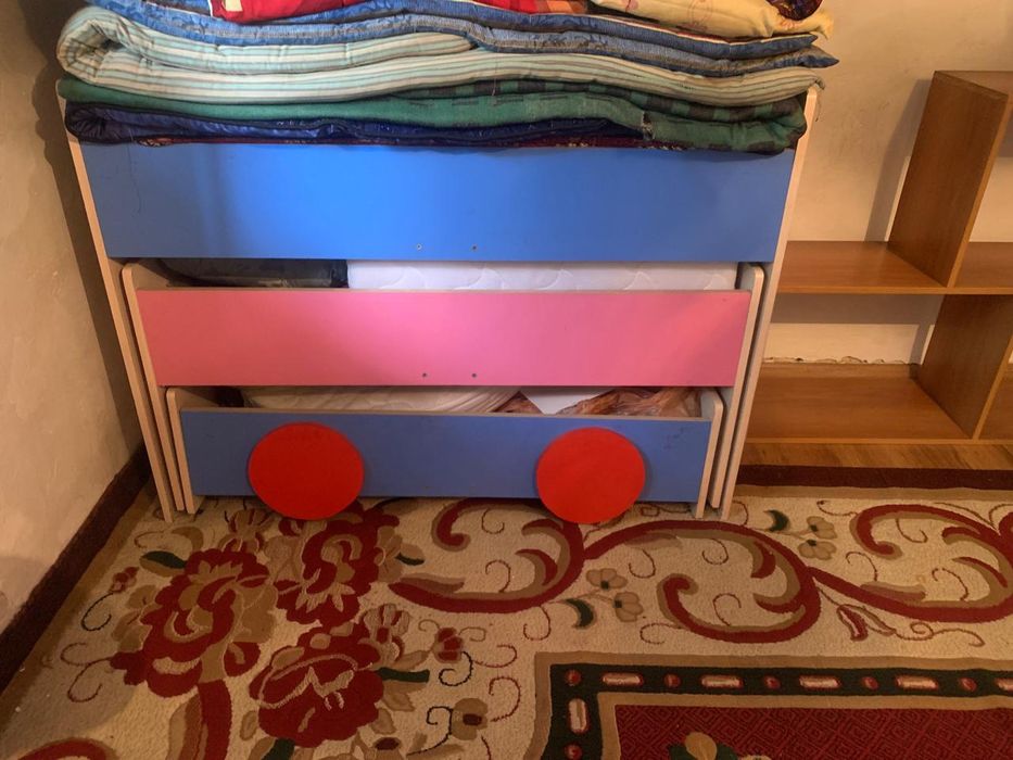 Трёх ярусная кровать