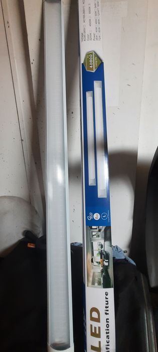 Vând Corp neon led
