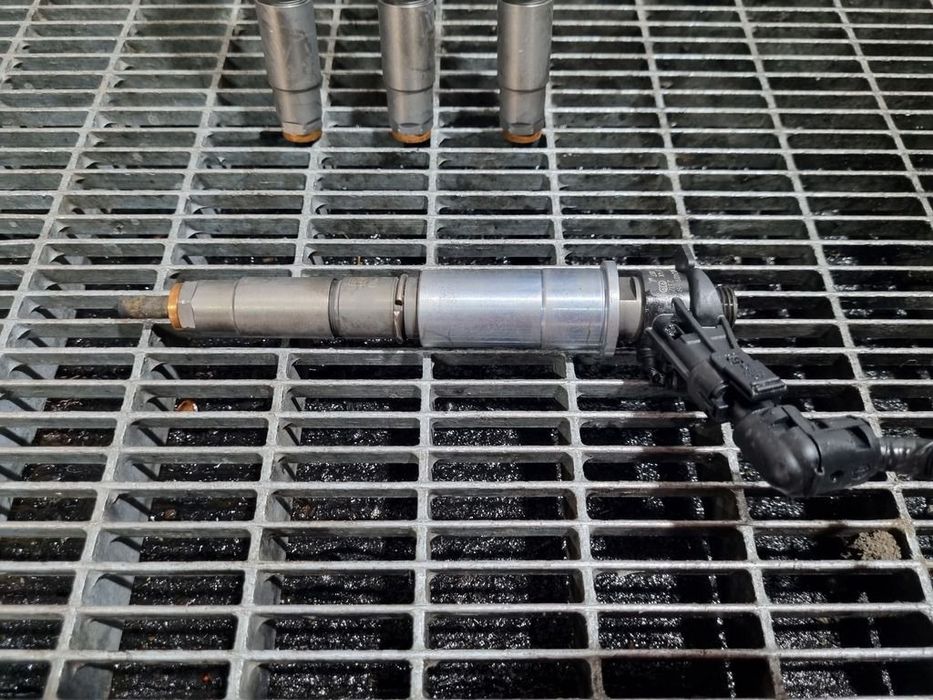 Injector Nissan Qashqai 2.0 D 2008 - 2010 150CP M9R Euro4 (1344) Diesel 0445115007