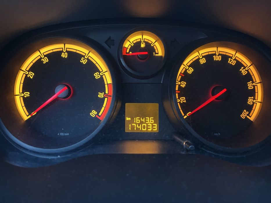 Opel Corsa 2010 AUTOMATA