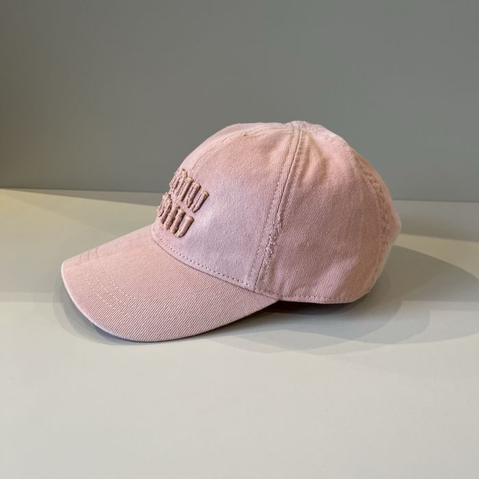 Шапки louis vuitton balenciaga gucci chanel 2025